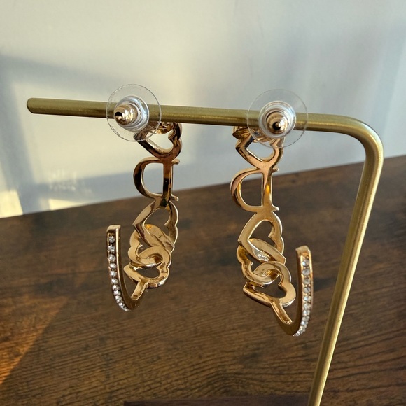 Dior Hoop Heart Earrings - Picture 6 of 6